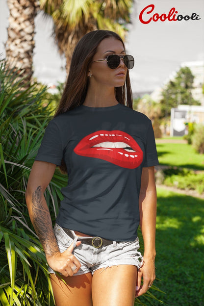 "Hot Lips" Graphic T-Shirt - Cooliooli T-Shirt