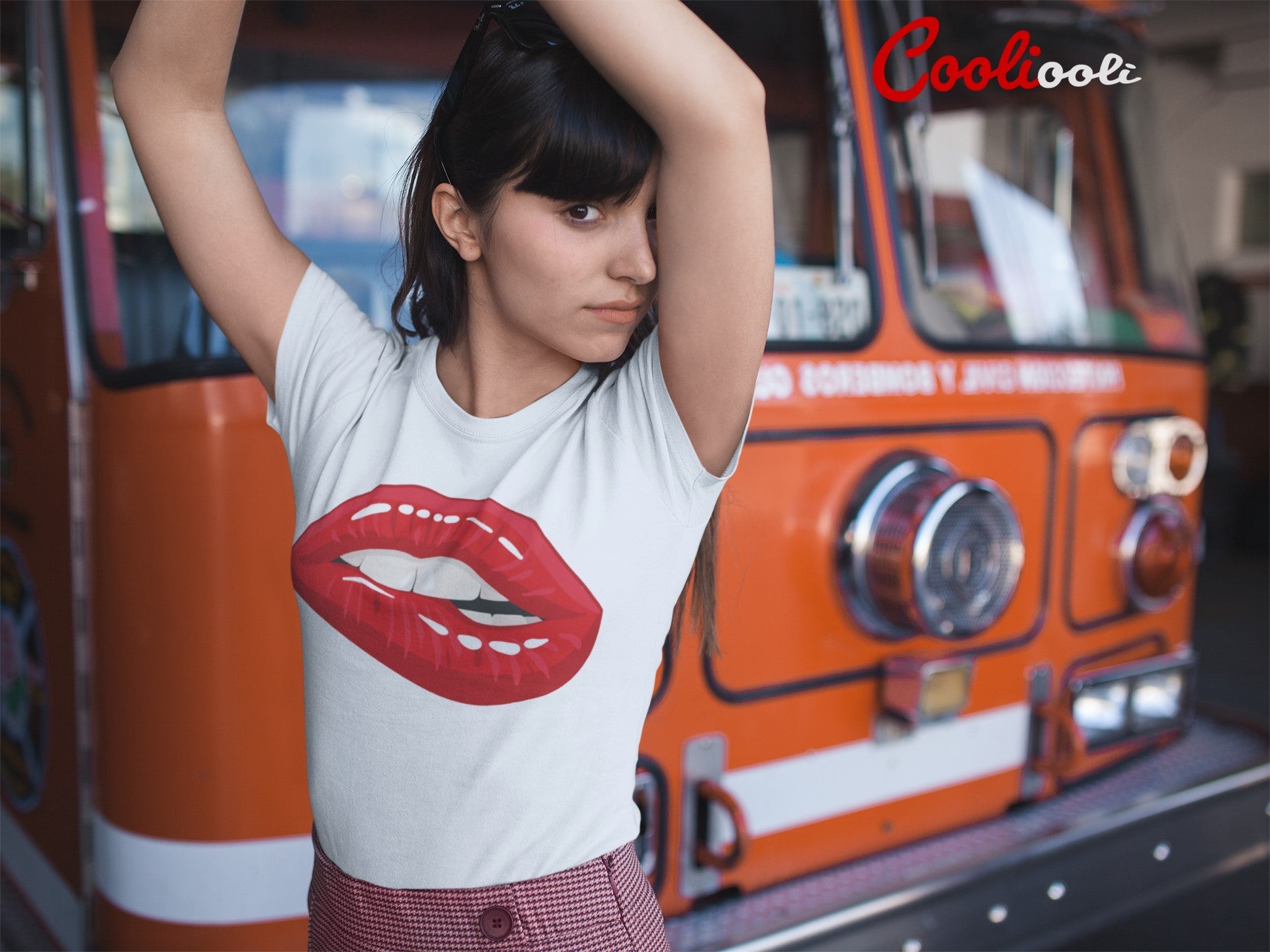 "Hot Lips" Graphic T-Shirt - Cooliooli T-Shirt