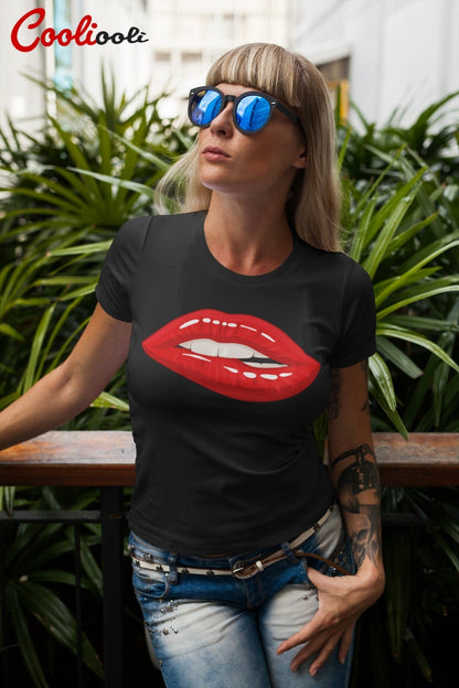 "Hot Lips" Graphic T-Shirt - Cooliooli T-Shirt